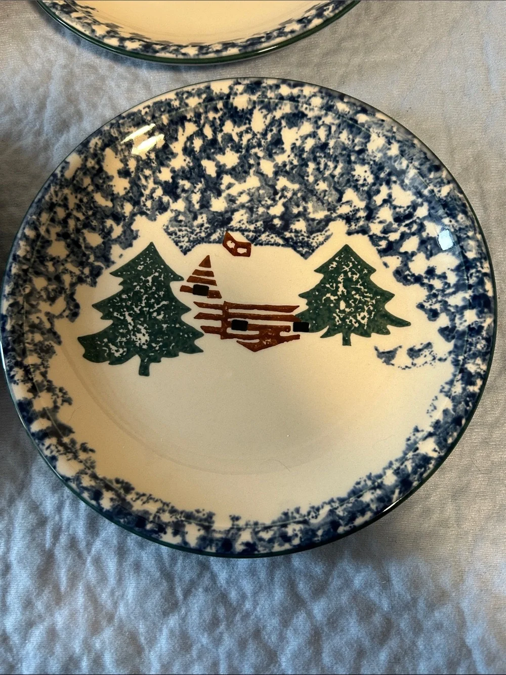 Set of 4 Cabin in the Snow collection the Folk Craft line by Tienshan.